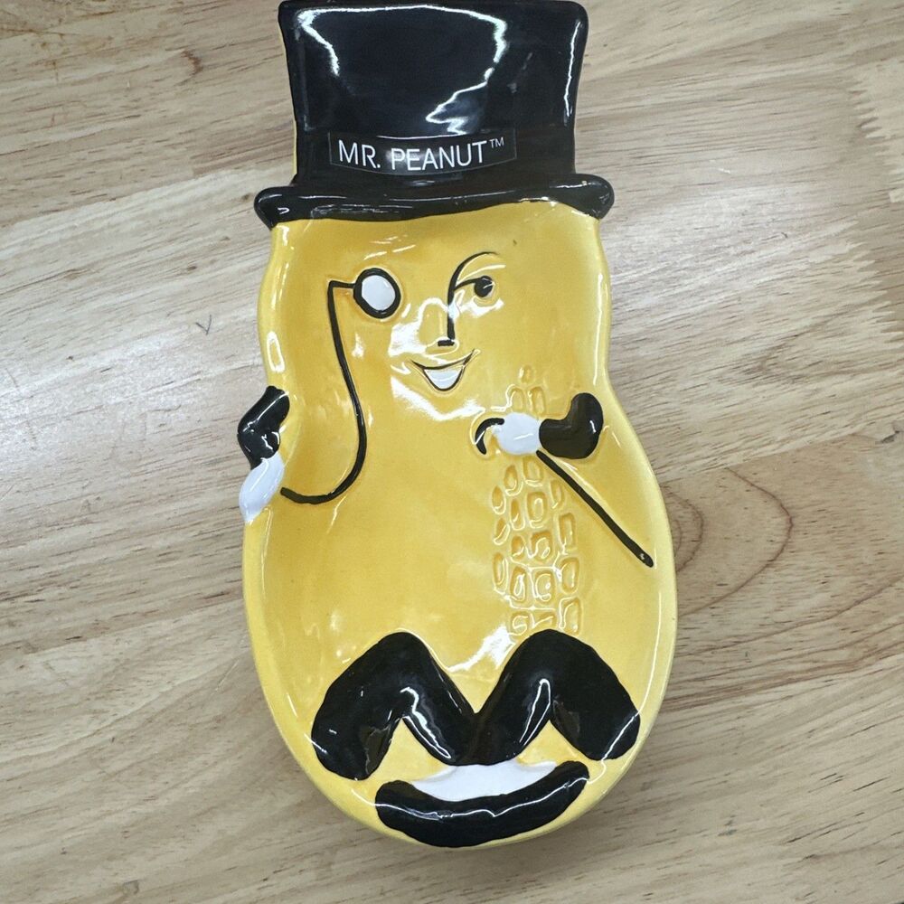 Vintage  PLANTERS MR PEANUT Dish Made in Taiwan 1990